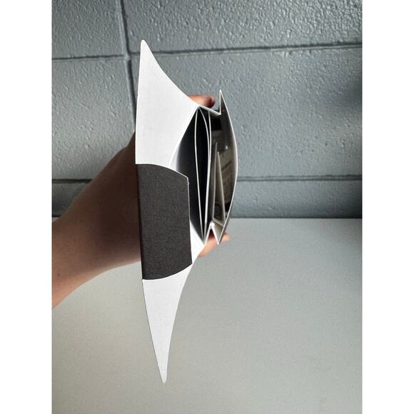 New and Unused Chanel No 5 and Volume and Contour Cream Sample Pack Luxury - Picture 2 of 5